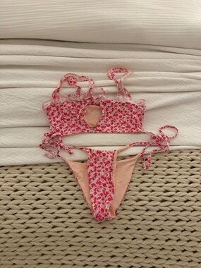 Frankie’s Bikinis Floral Set